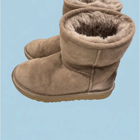 UGG Girls Light Brown Classic Boots - Size 13 - Picture 3 of 5